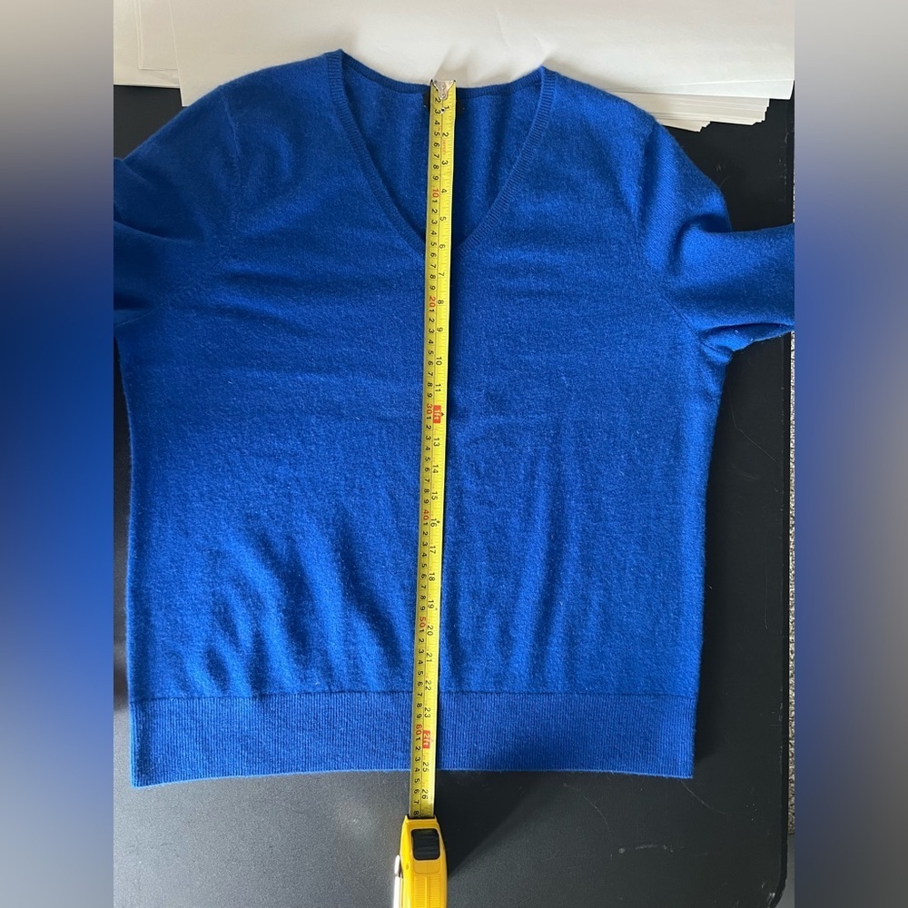 Talbots Pure Cashmere V-neck Sweater in Blue Majesty Size XL Like New - Picture 7 of 8